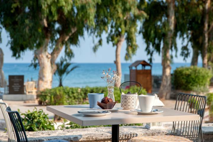 Όπου ο καφές συναντά την κομψότητα - Seasabelle Hotel - Αρτέμιδα Αττική